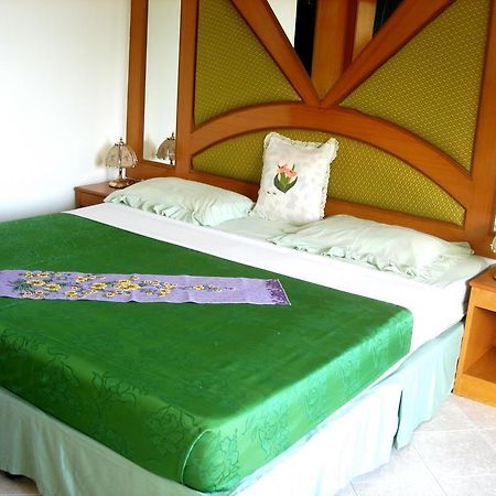 Waree'S Guesthouse プーケット エクステリア 写真