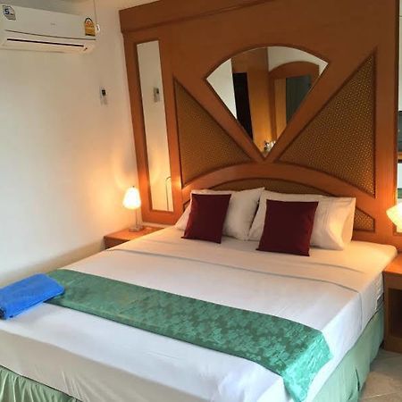 Waree'S Guesthouse プーケット エクステリア 写真