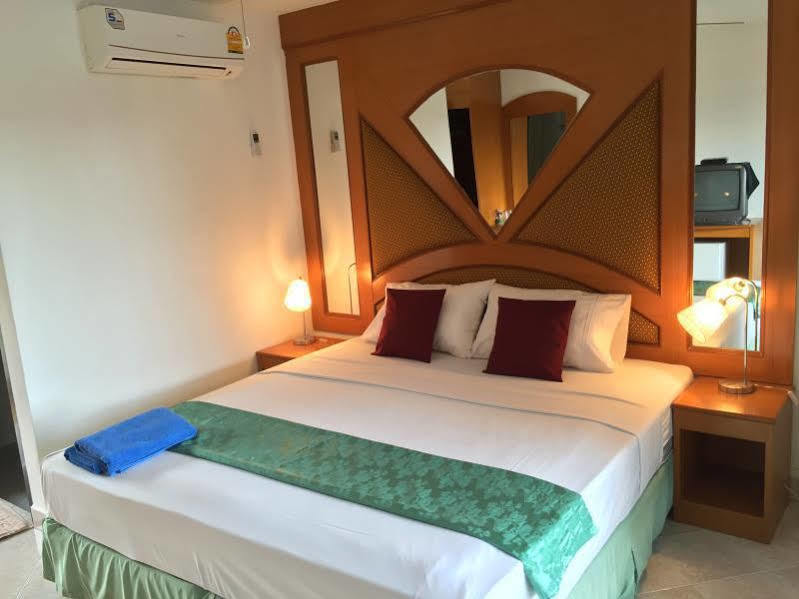 Waree'S Guesthouse プーケット エクステリア 写真